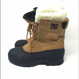DC snow boots